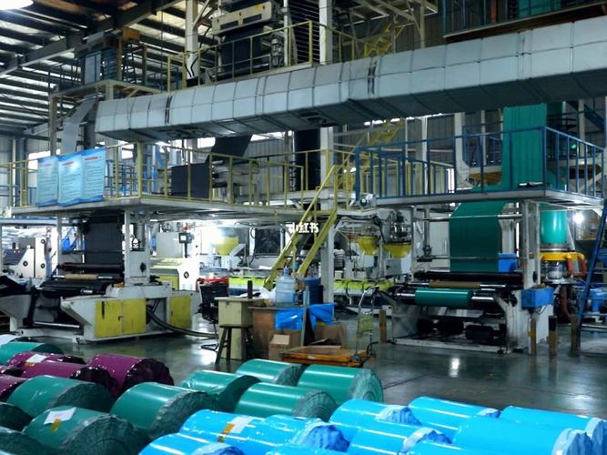 小黄标工厂,超级工厂华都包装成立于2014年,是集产品研发,生产,销售与